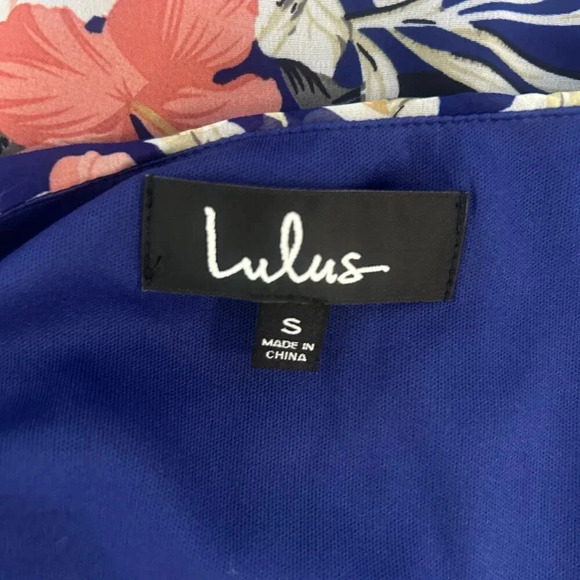Lulu's Blue Floral Shifting Dears Cold Shoulder   Tunic Dress Size Small - Picture 3 of 8
